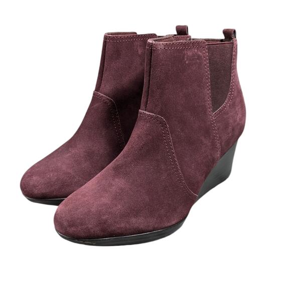 Clarks Crystal Quartz Suede Wedge Boots EUC Size 7W S2903 - Picture 4 of 12